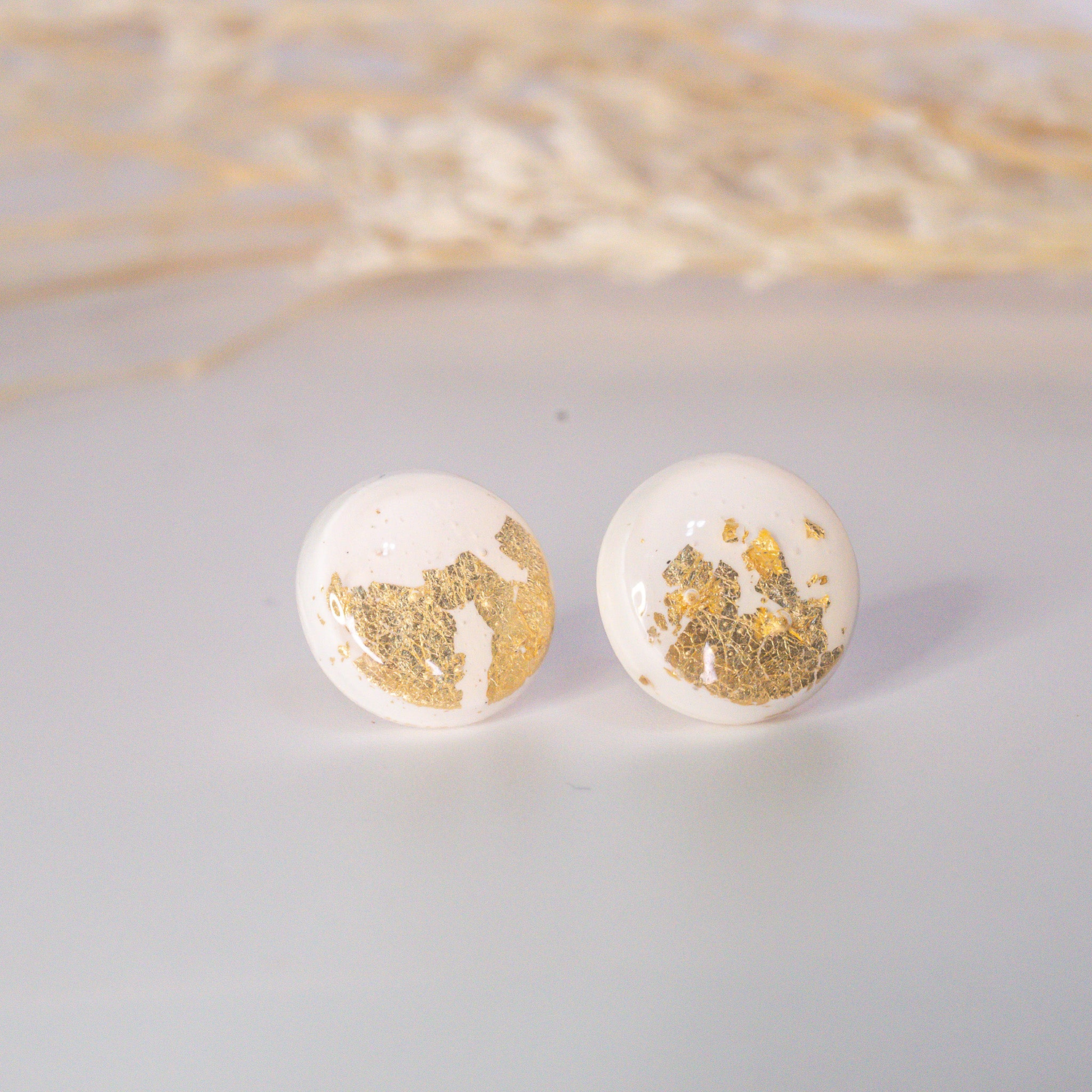 Round Daily Studs