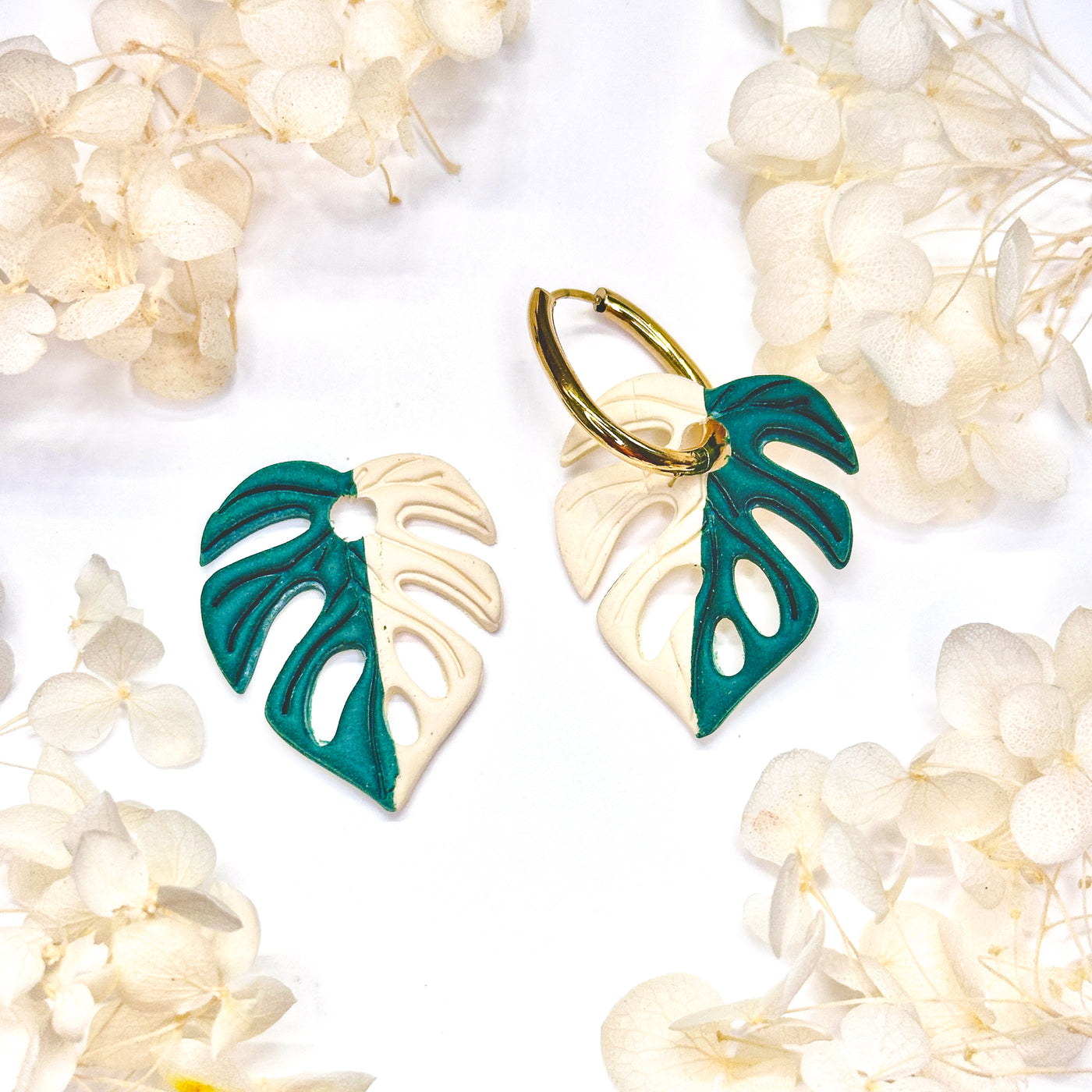 Half-Moon Monstera Charms - Klaily