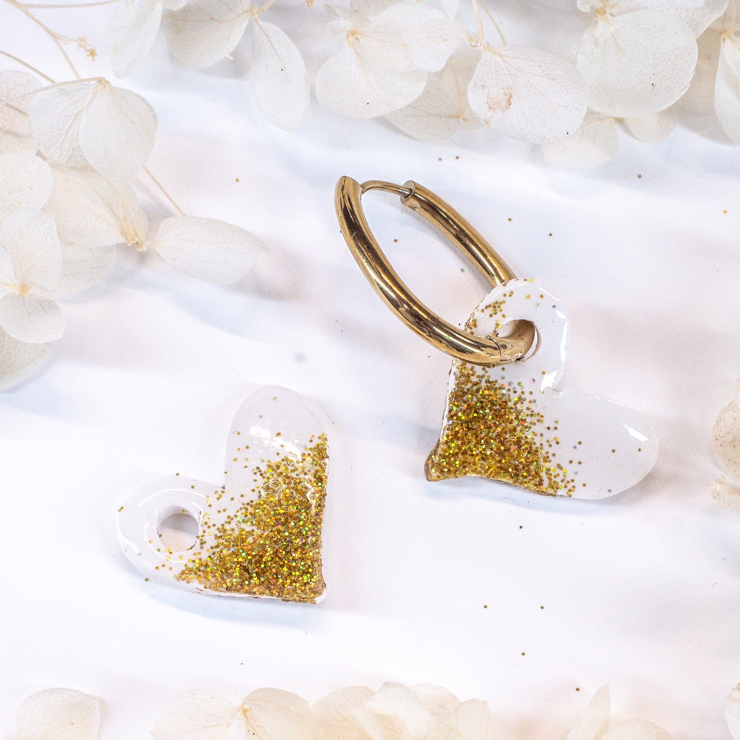 White Heart Charms (Gold Glitter)